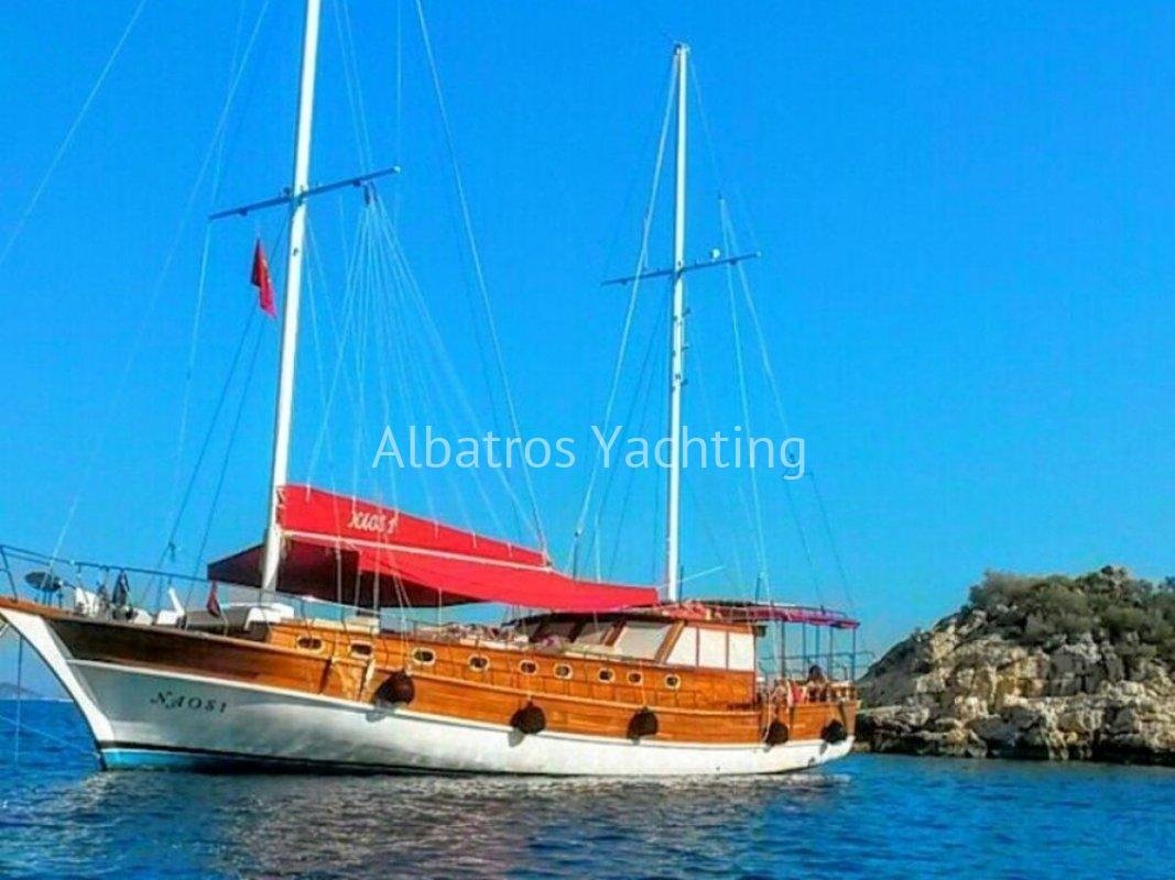 Naos 1 Yacht Charter  - Albatros