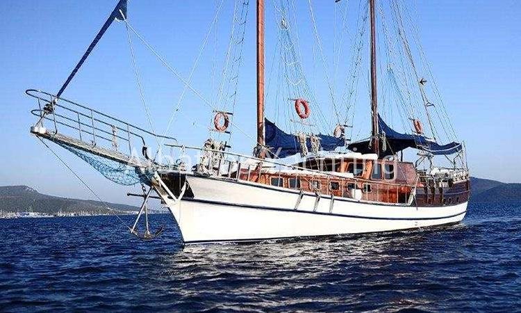 Urania Yacht Charter - Albatros