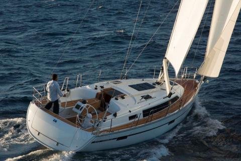 Bavaria Cruiser 37 