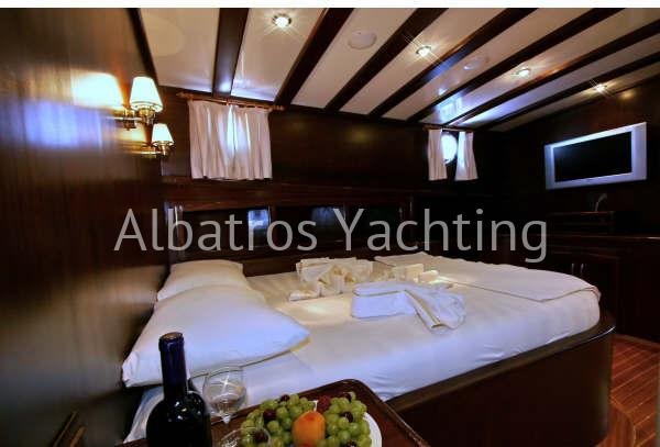 Arslan 7 is 5 cabin luxury gulet based in Marmaris   - Albatros